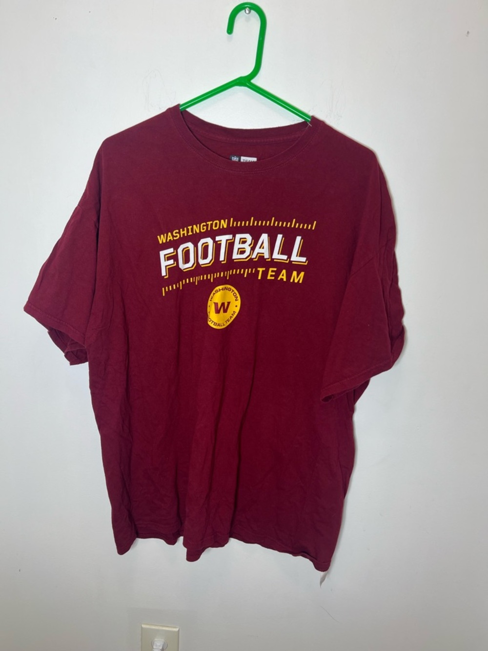 Washington Football Team NFL T-Shirt Burgundy Size 2XL Graphic - Picture 2 of 7